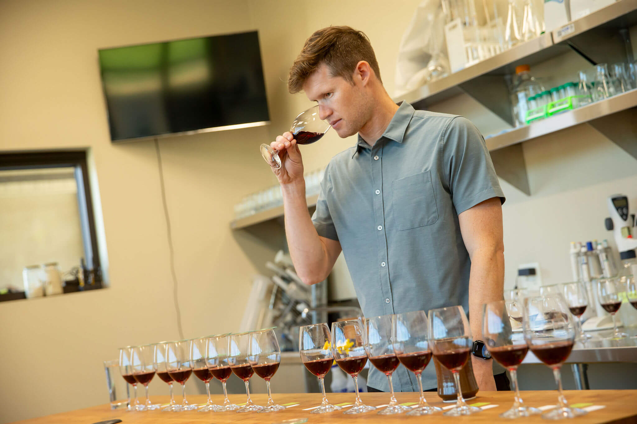 Cristom Vineyards Associate Winemaker Chris Butler Cork Trials June 2024_Credit John Valls Photography_LR Cristom Vineyards Associate Winemaker Chris Butler